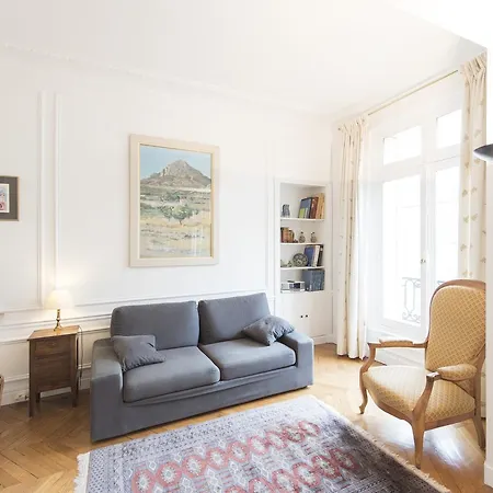 Veeve - Elegance Near Batignolles Daire *