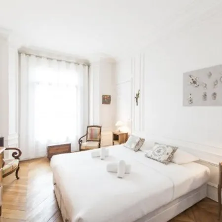 Apartment Veeve - Elegance Near Batignolles *