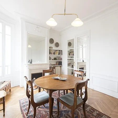 Veeve - Elegance Near Batignolles Apartment